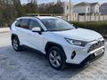 Toyota RAV4 2020 годаfor13 500 000 тг. в Актау – фото 3