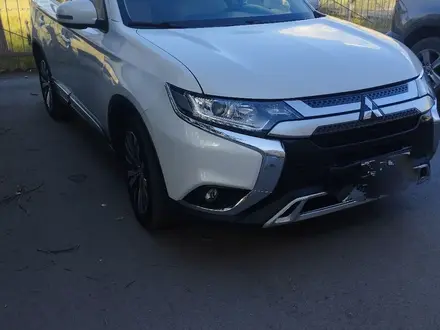 Mitsubishi Outlander 2019 года за 11 200 000 тг. в Караганда