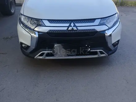 Mitsubishi Outlander 2019 года за 11 200 000 тг. в Караганда – фото 2