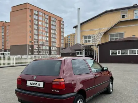 Volkswagen Golf 1995 года за 1 800 000 тг. в Астана – фото 6