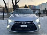 Toyota Camry 2017 года за 7 600 000 тг. в Уральск – фото 4