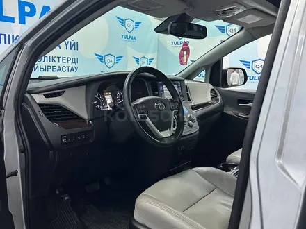 Toyota Sienna 2018 года за 16 490 000 тг. в Тараз – фото 3