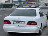 Mercedes-Benz E 280 2000 года за 6 000 000 тг. в Шымкент – фото 2