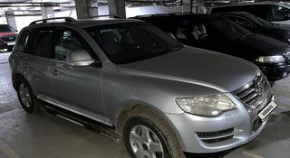 Volkswagen Touareg 2007 года за 7 500 000 тг. в Астана