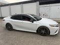 Toyota Camry 2018 года за 12 100 000 тг. в Алматы – фото 3