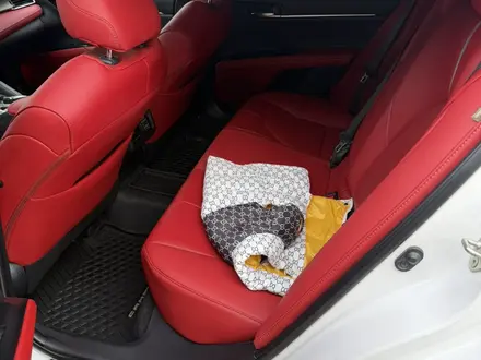 Toyota Camry 2018 года за 12 100 000 тг. в Алматы – фото 7