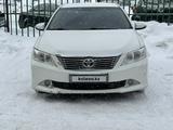 Toyota Camry 2012 года за 8 200 000 тг. в Актобе – фото 2