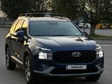 Hyundai Santa Fe 2022 годаfor16 000 000 тг. в Алматы