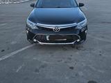 Toyota Camry 2018 года за 12 100 000 тг. в Атырау