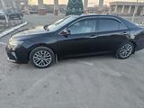 Toyota Camry 2018 года за 12 100 000 тг. в Атырау – фото 5