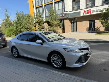 Toyota Camry 2019 года за 13 700 000 тг. в Астана – фото 3