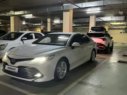 Toyota Camry 2019 года за 13 700 000 тг. в Астана – фото 8