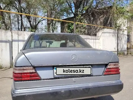 Mercedes-Benz E 230 1991 года за 800 000 тг. в Тараз – фото 2