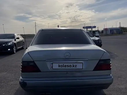 Mercedes-Benz E 220 1994 года за 1 550 000 тг. в Талдыкорган – фото 5