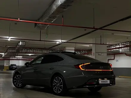 Hyundai Sonata 2021 года за 11 700 000 тг. в Алматы – фото 2