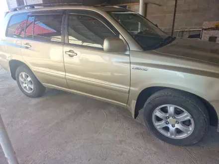 Toyota Highlander 2003 года за 7 000 000 тг. в Шу – фото 2