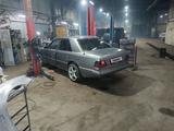 Mercedes-Benz E 220 1994 годаүшін1 350 000 тг. в Петропавловск – фото 3