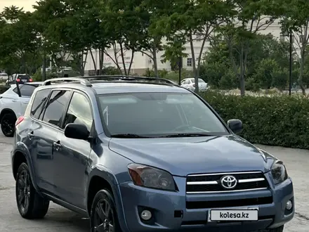 Toyota RAV4 2012 года за 7 500 000 тг. в Актау – фото 2