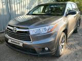 Toyota Highlander 2014 годаfor13 200 000 тг. в Актобе