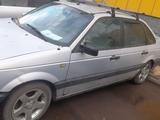 Volkswagen Passat 1994 годаfor750 000 тг. в Астана – фото 3