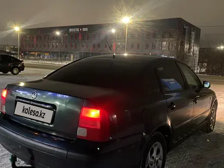 Volkswagen Passat 1998 года за 2 600 000 тг. в Уральск – фото 8