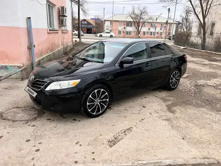 Toyota Camry 2011 года за 6 500 000 тг. в Атырау – фото 3