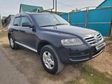 Volkswagen Touareg 2003 года за 4 999 000 тг. в Астана – фото 2