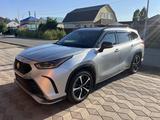 Toyota Highlander 2021 года за 16 000 000 тг. в Актобе – фото 2