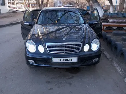 Mercedes-Benz E 240 2003 годаүшін5 000 000 тг. в Караганда – фото 4