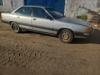 Audi 100