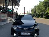 Toyota Camry 2015 года за 11 000 000 тг. в Тараз – фото 2