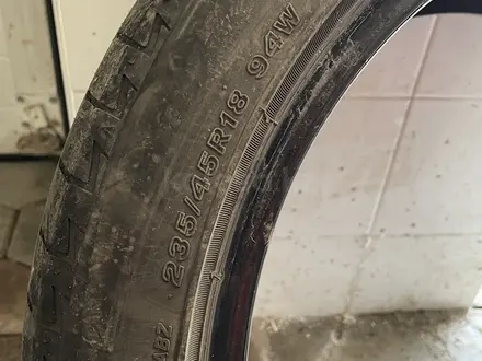 Шины летние Bridgestone за 150 000 тг. в Астана – фото 3