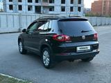 Volkswagen Tiguan 2010 года за 5 100 000 тг. в Петропавловск – фото 2
