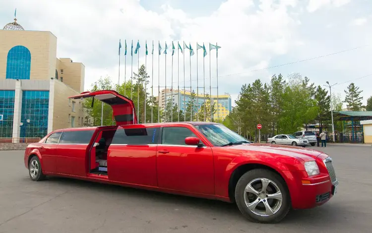 Лимузин Chraysler300c Красный и Белый с 5-ой дверю в Павлодар