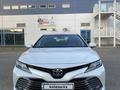 Toyota Camry 2021 года за 14 700 000 тг. в Актобе – фото 2