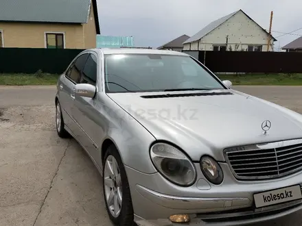 Mercedes-Benz E 320 2002 года за 3 700 000 тг. в Уральск – фото 4