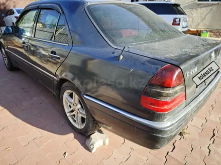 Mercedes-Benz C 220 1993 года за 1 250 000 тг. в Алматы – фото 4