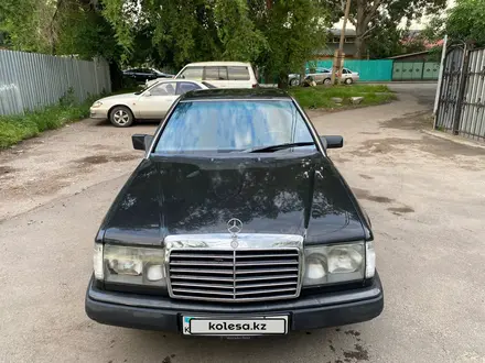 Mercedes-Benz E 230 1991 года за 1 000 000 тг. в Алматы