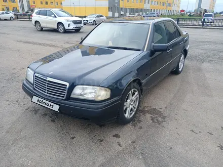 Mercedes-Benz C 180 1994 года за 2 250 000 тг. в Астана – фото 2