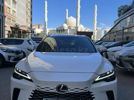 Lexus RX 350 2023 года за 40 200 000 тг. в Астана – фото 4