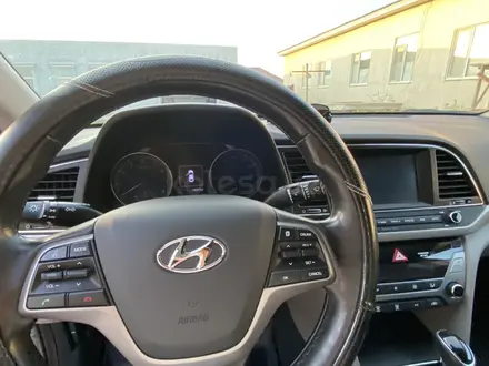 Hyundai Elantra 2016 года за 5 400 000 тг. в Атырау – фото 8