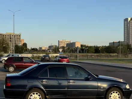 Mercedes-Benz C 180 1999 года за 1 800 000 тг. в Караганда – фото 4