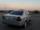 Mercedes-Benz C 200 1995 годаүшін2 100 000 тг. в Караганда – фото 3