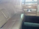 Lincoln Town Car 1999 года за 3 600 000 тг. в Алматы – фото 4