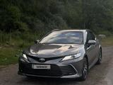 Toyota Camry 2023 года за 17 500 000 тг. в Алматы – фото 2