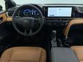 Toyota Camry Luxe eCVT 2025 года за 22 800 000 тг. в Астана – фото 9