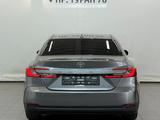 Toyota Camry Luxe eCVT 2025 годаүшін22 800 000 тг. в Астана – фото 4