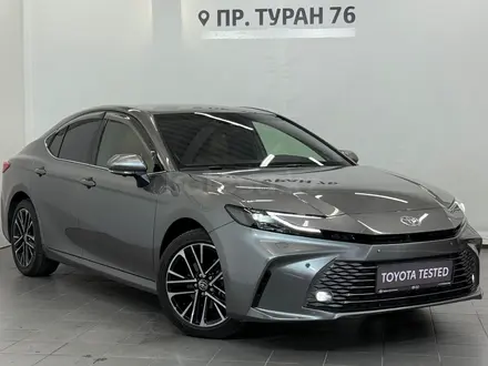 Toyota Camry Luxe eCVT 2025 года за 22 800 000 тг. в Астана – фото 19