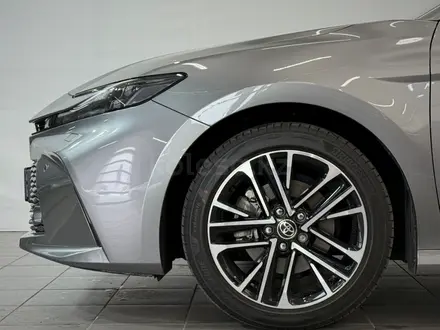Toyota Camry Luxe eCVT 2025 года за 22 800 000 тг. в Астана – фото 16