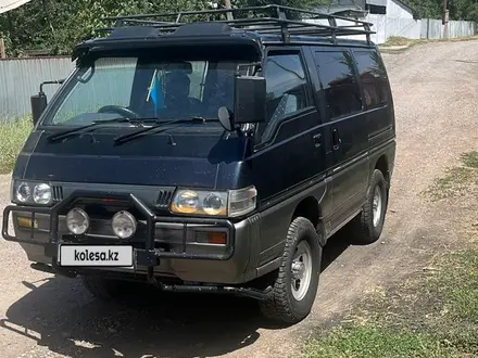 Mitsubishi Delica 1995 года за 1 900 000 тг. в Есик